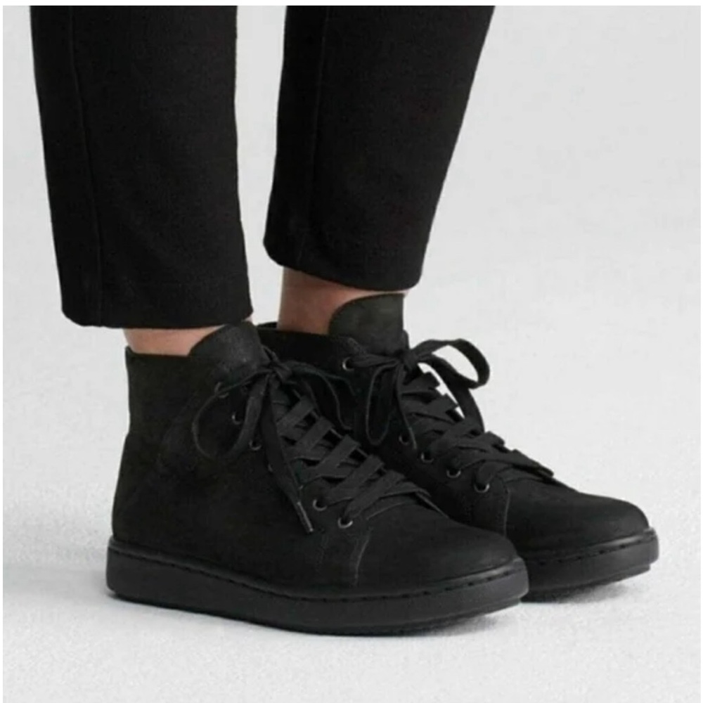 Eileen Fisher Game 2 Sneakers, size 7